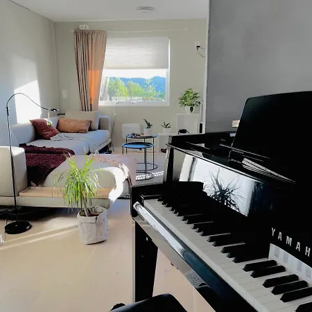 Apartment Feels Like -free Parking -attractive Location